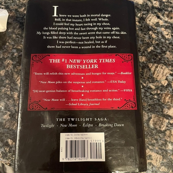 New Moon (Twilight) Book - used - Picture 3 of 12